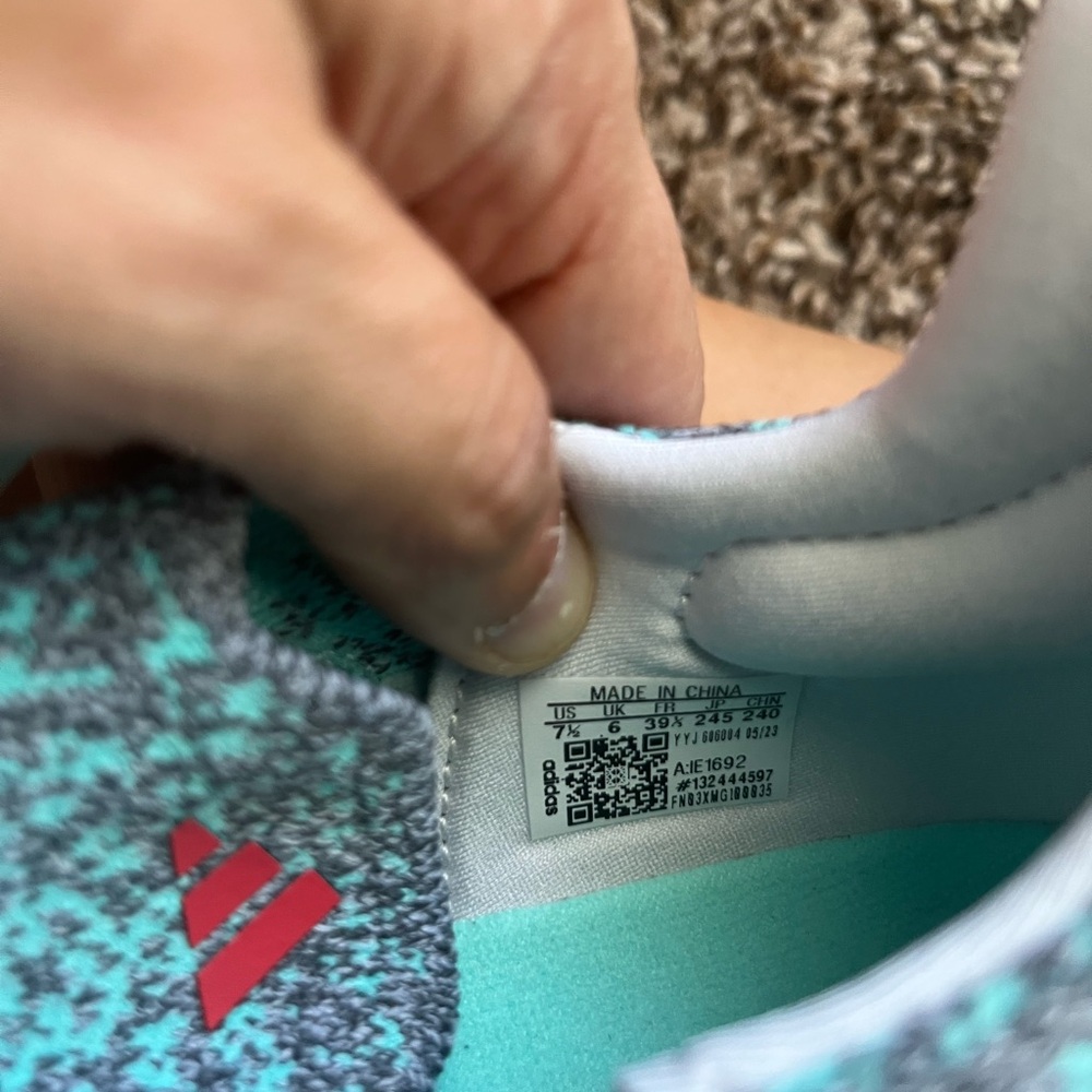 Adidas ultraboost lite size 7.5 - Picture 4 of 5